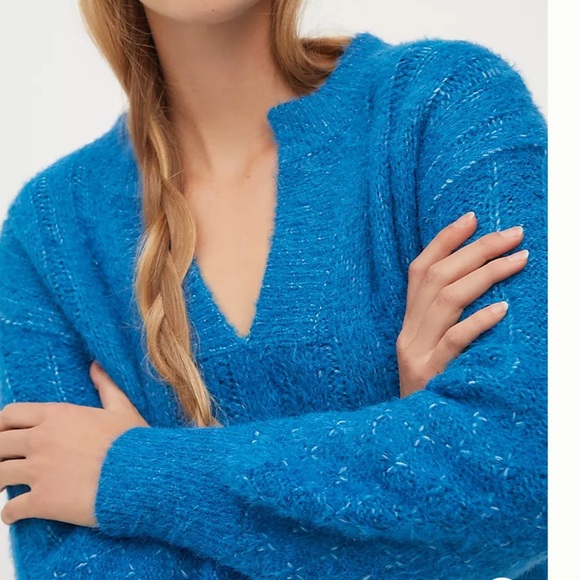 Anthropologie Pilcro NEW Maggie Blue Fuzzy Cozy V-neck Sweater - Picture 2 of 14
